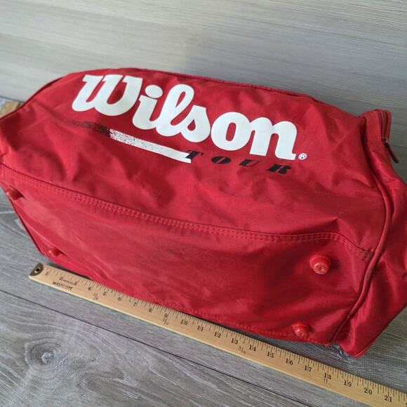 Wilson Red Tour Duffle 19" Bag Vintage 90s - 1 Outside Zip Double Handle & Strap - Picture 15 of 16